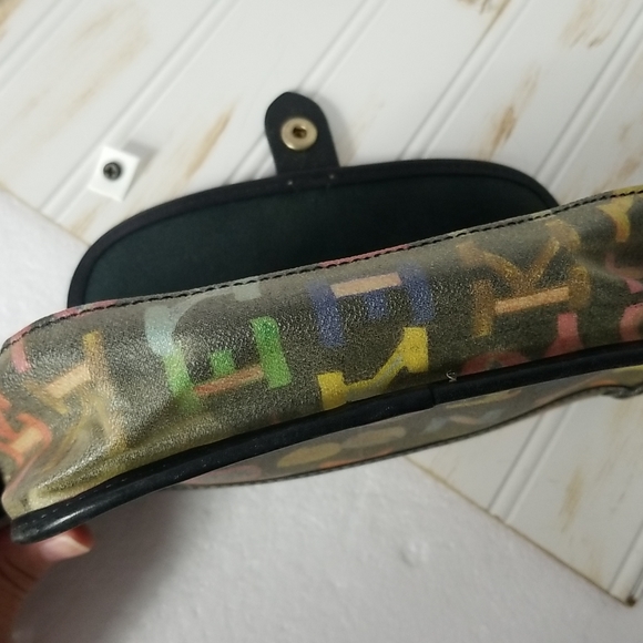 DOONEY AND BOURKE VINTAGE  CROSSBODY SIGNATURE LOG - Picture 8 of 8